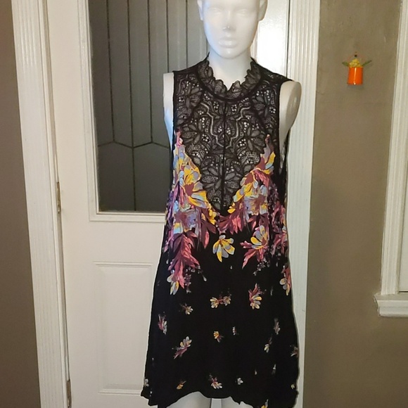 Free People Dresses & Skirts - Free People Sleeveless Dress Lace Neckline